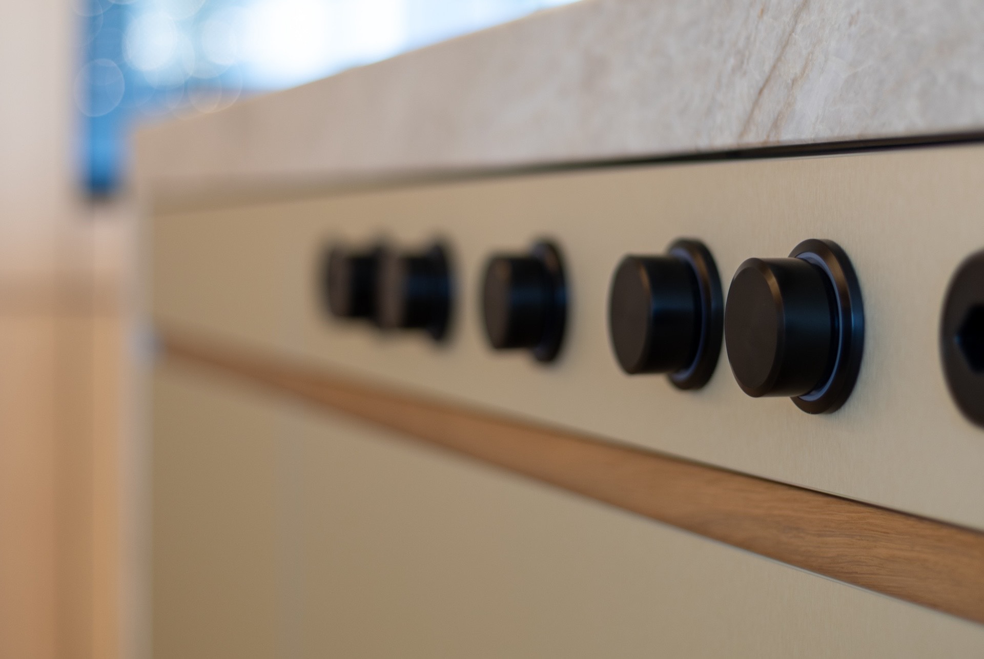 Golden Oak kitchen – detail view