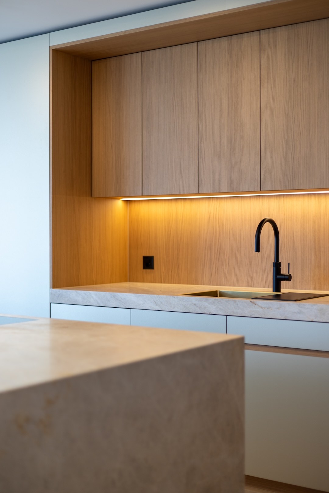 Golden Oak kitchen – detail view
